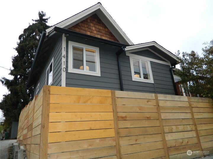 Property Photo:  1410 NW 77th Street  WA 98117 