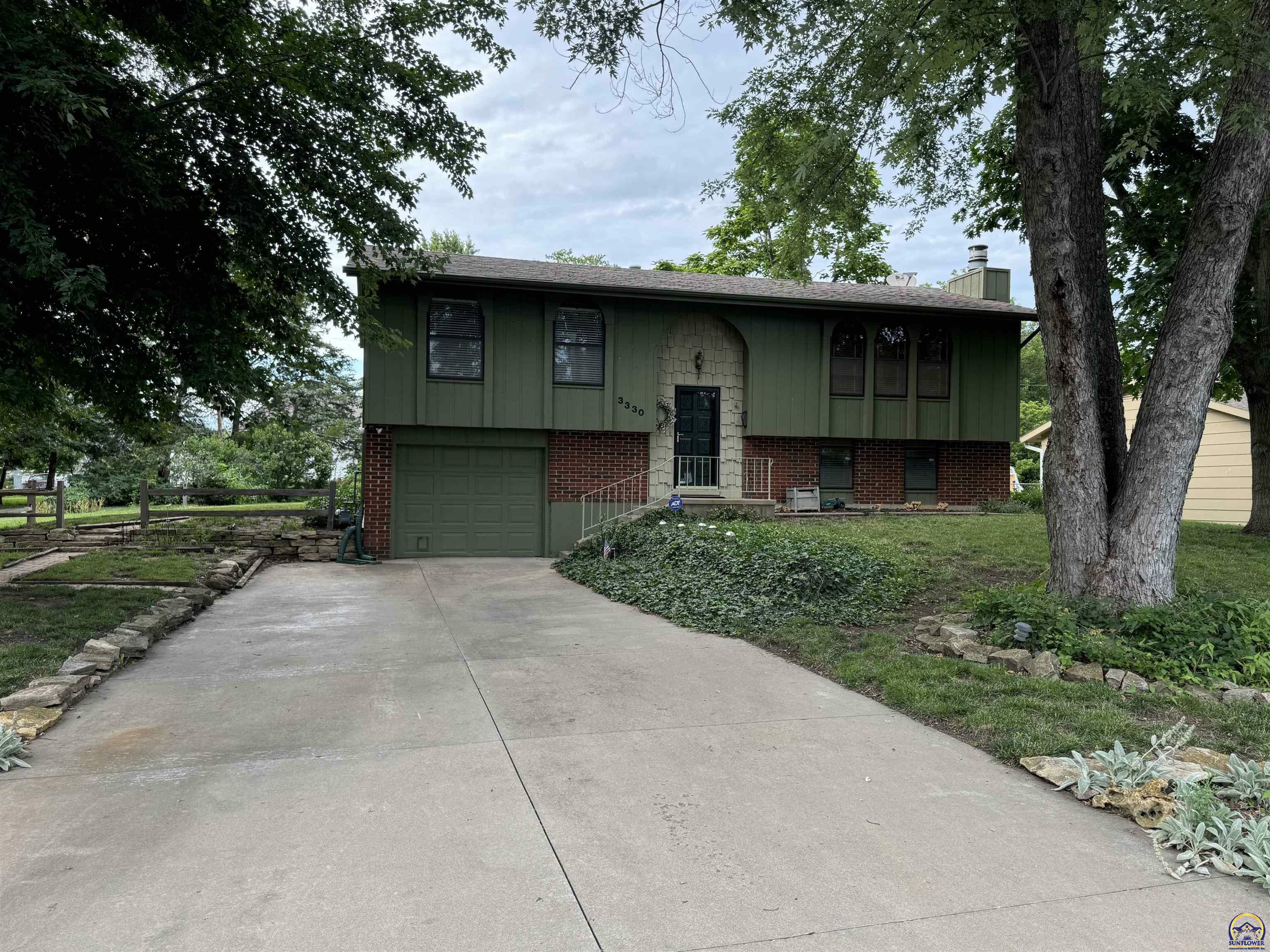 Property Photo:  3330 NW 42nd Ter  KS 66618 