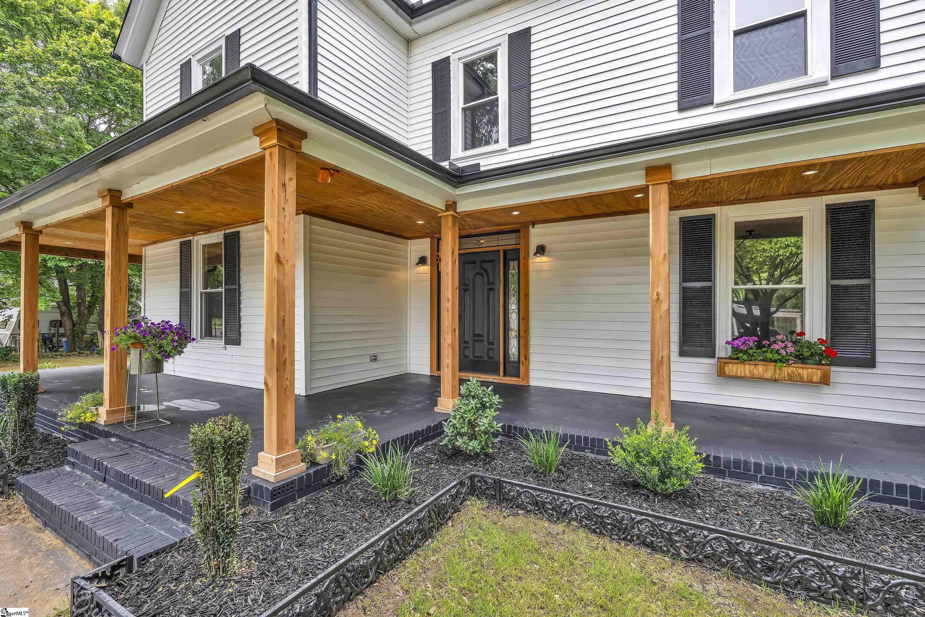 Property Photo:  1358 S Harper Street Extension  SC 29360 