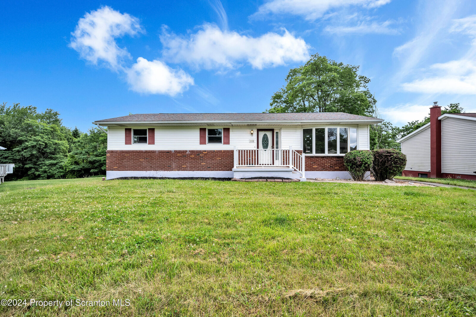 Property Photo:  1002 Susquehanna Street  PA 18421 