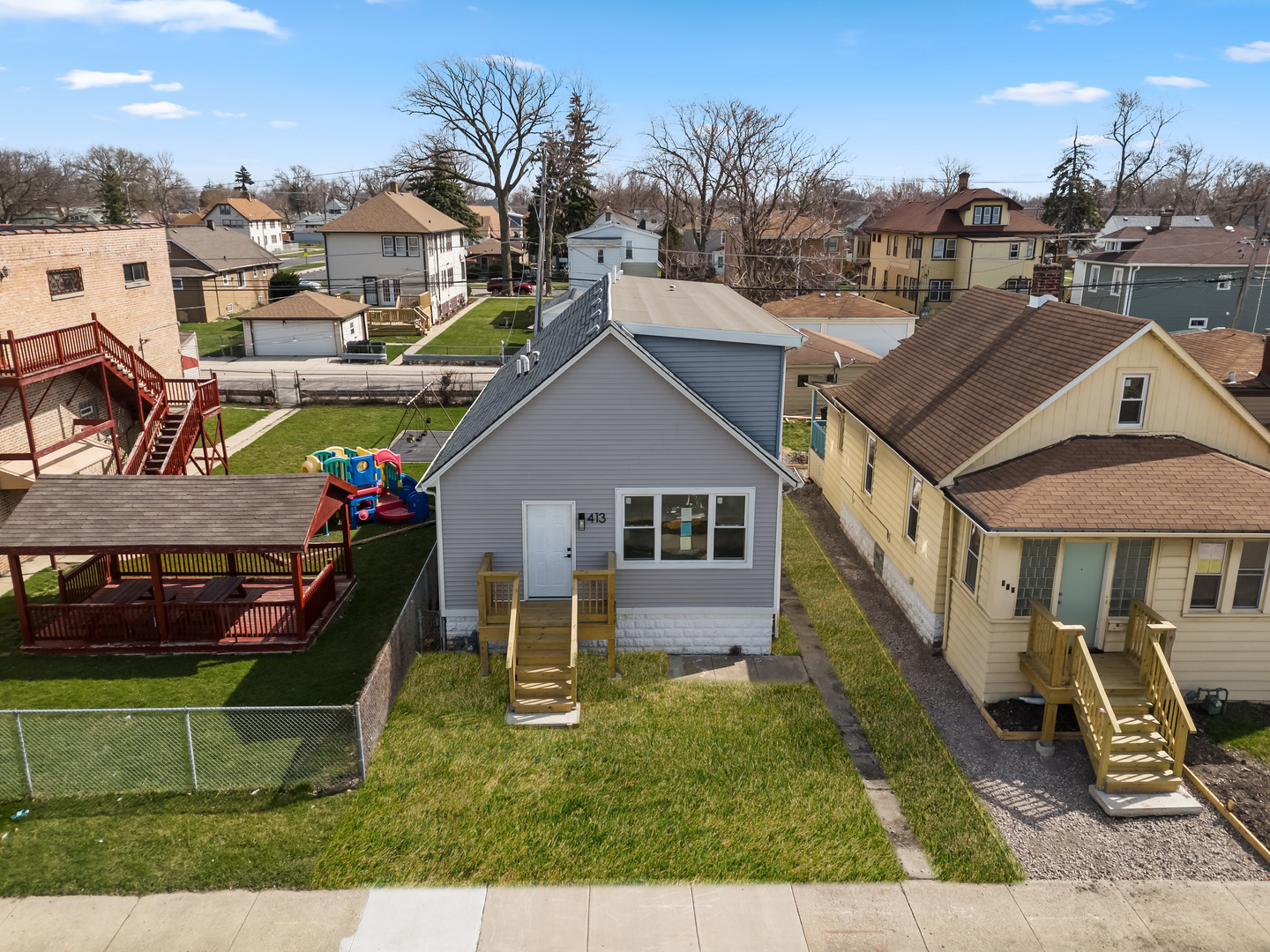 Property Photo:  413 S 25th Avenue  IL 60104 