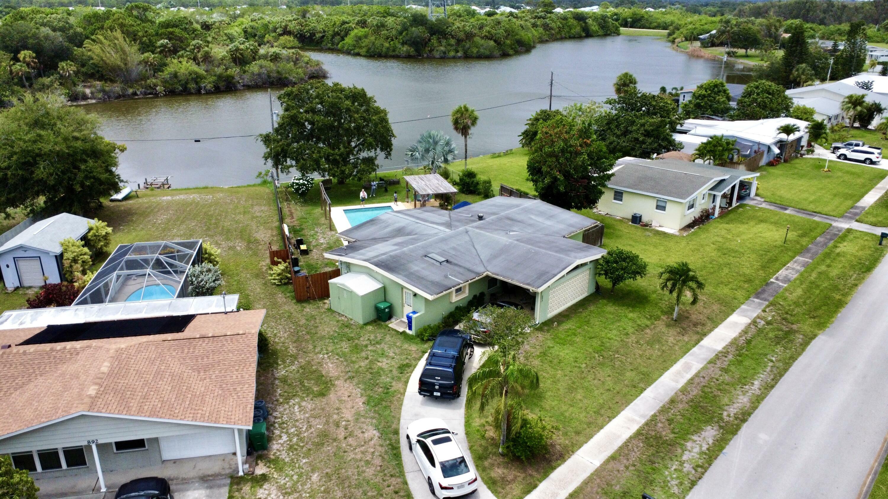 Property Photo:  886 Schumann Drive  FL 32958 