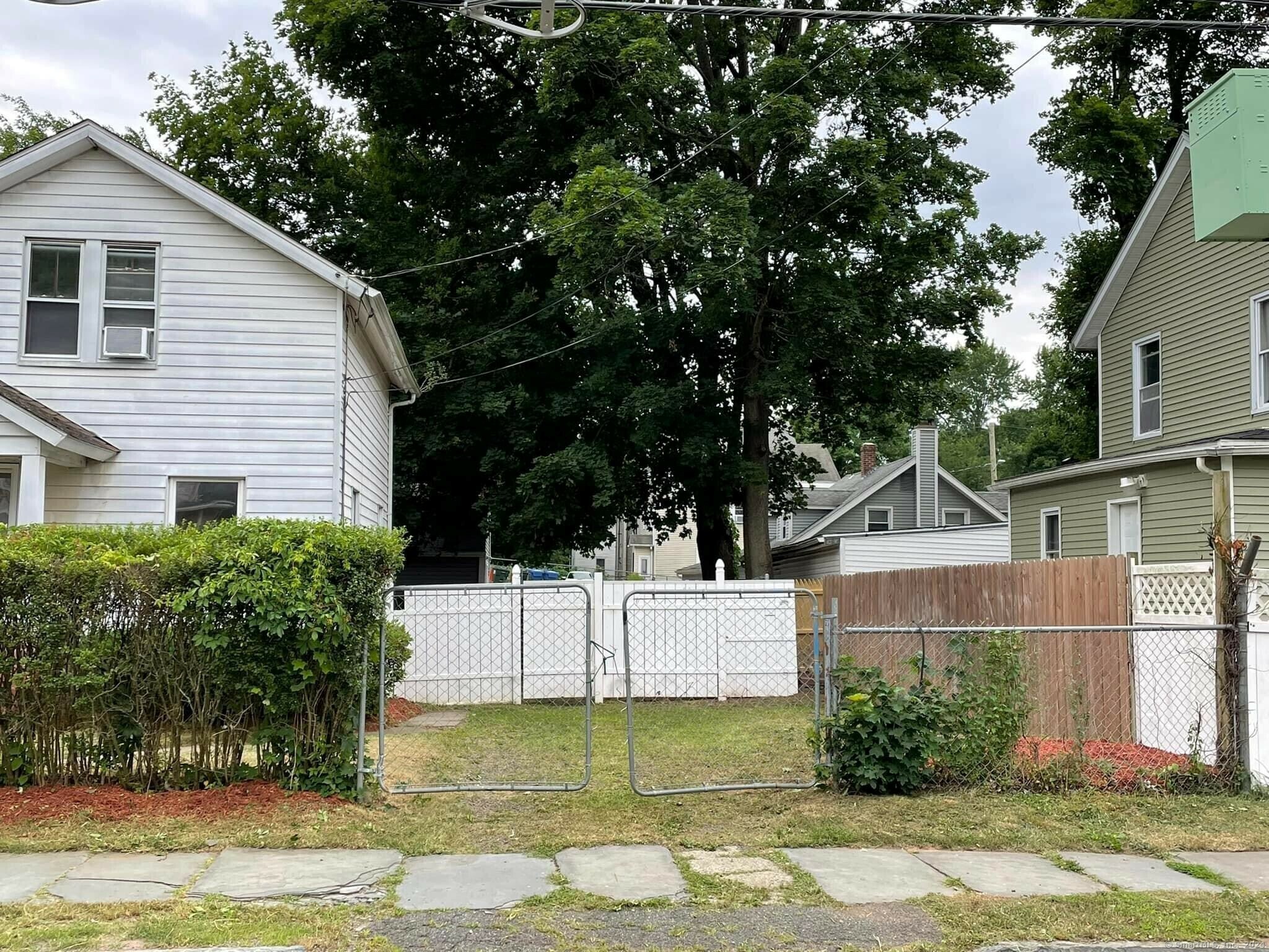 Property Photo:  133 Sherman Avenue  CT 06450 