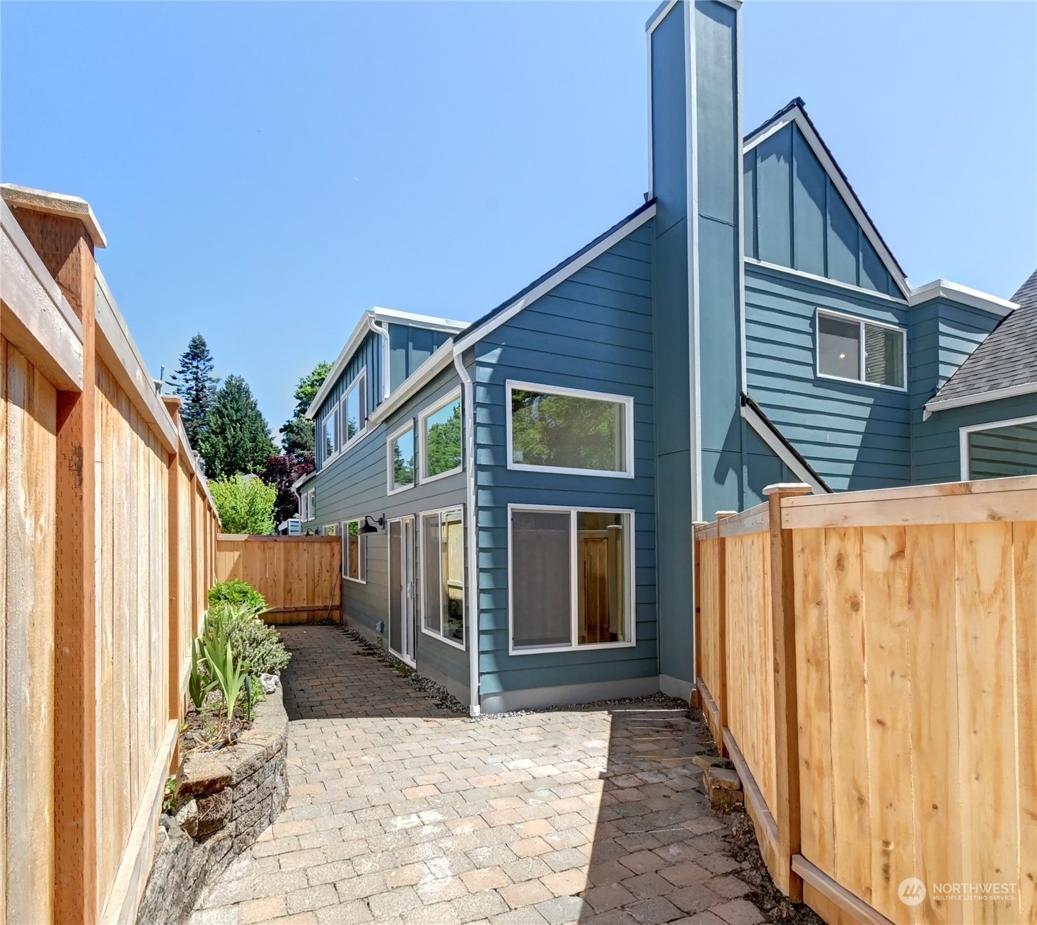 Property Photo:  8424  25th Avenue SW B  WA 98106 