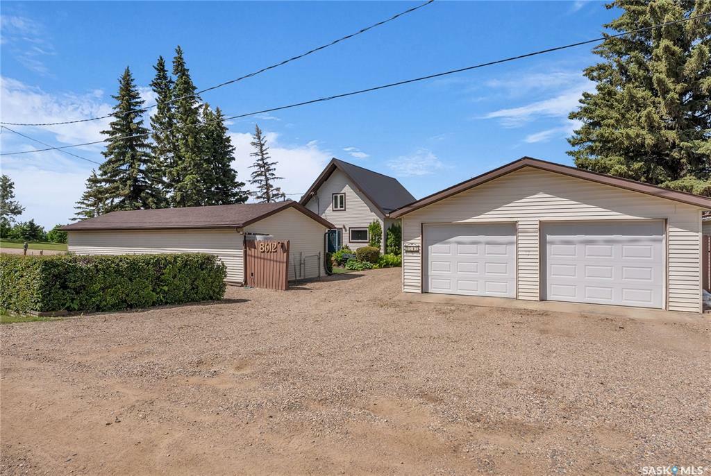 Property Photo:  8612 Archdekin Drive  SK S0M 0L0 