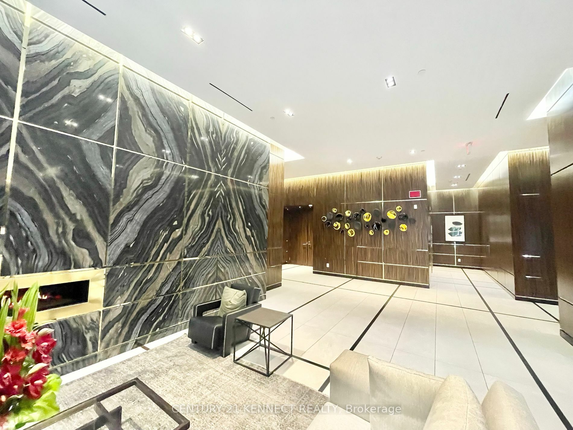 Property Photo:  3018 Yonge St 613  ON M4N 2K4 