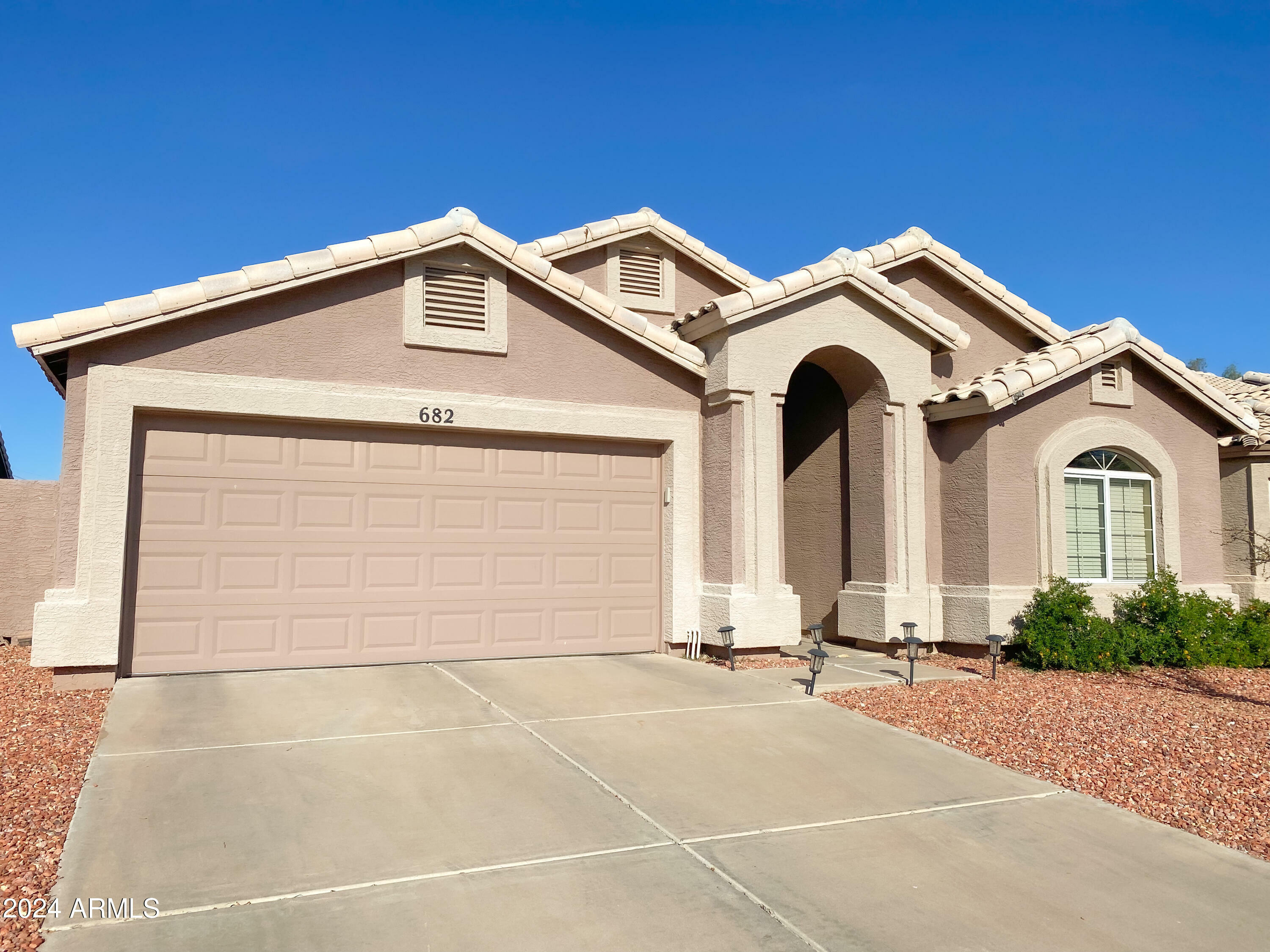 Property Photo:  682 N El Dorado Drive  AZ 85233 