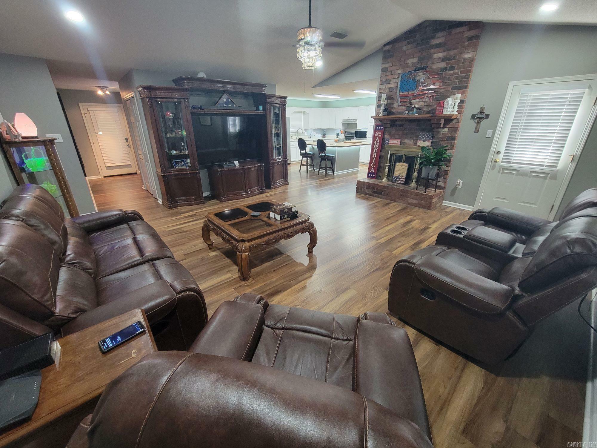 Property Photo:  1915 Arrowhead  AR 72032 