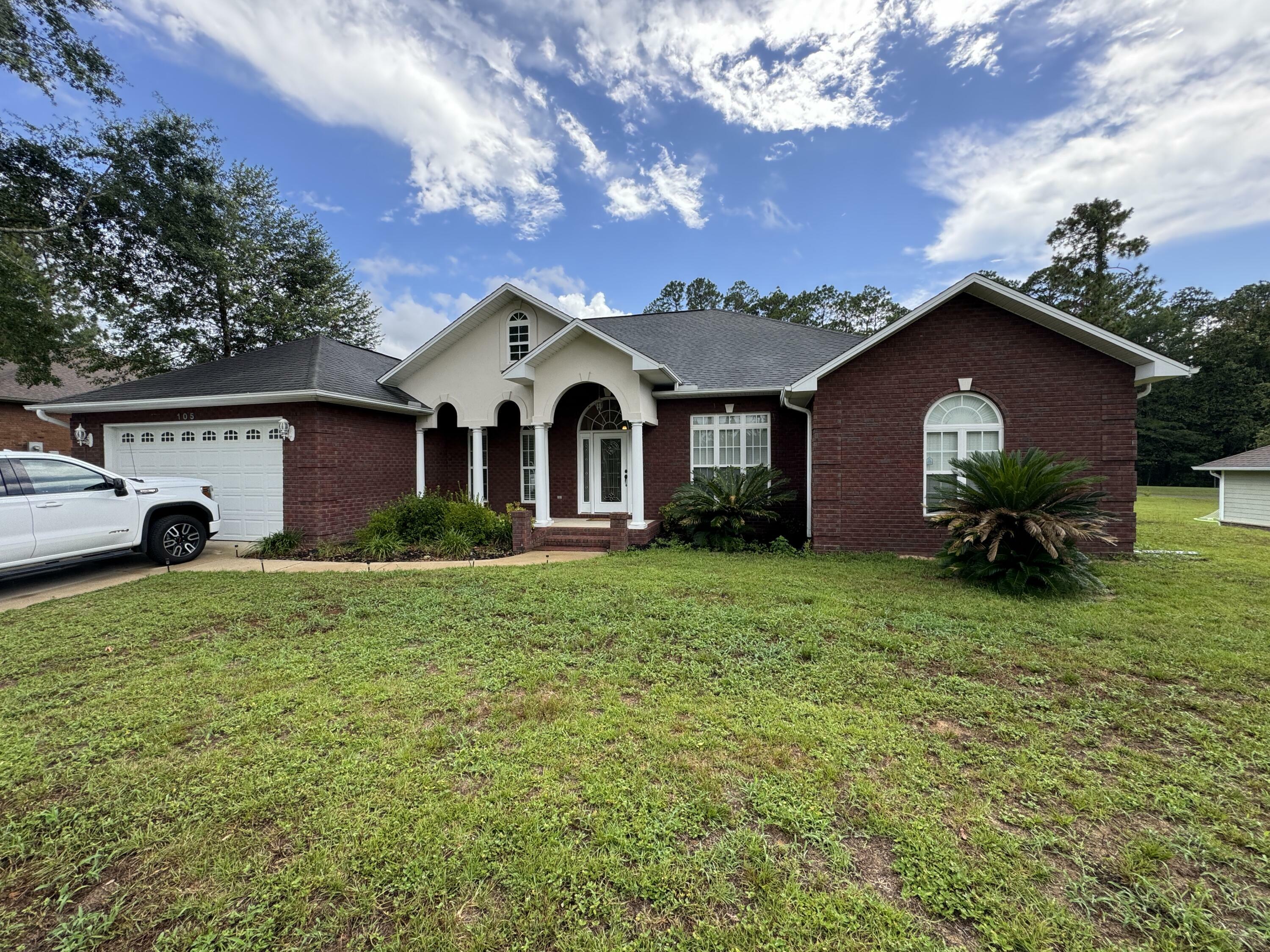 Property Photo:  105 Par Court  FL 32536 