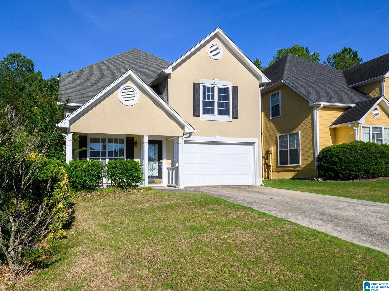 Property Photo: 208 Warwick Lane AL 35007