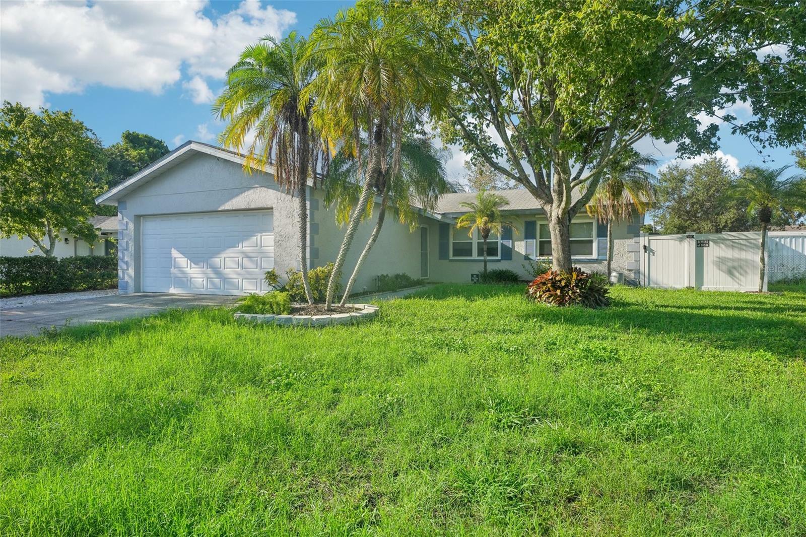 Property Photo:  9472 86th Avenue  FL 33777 