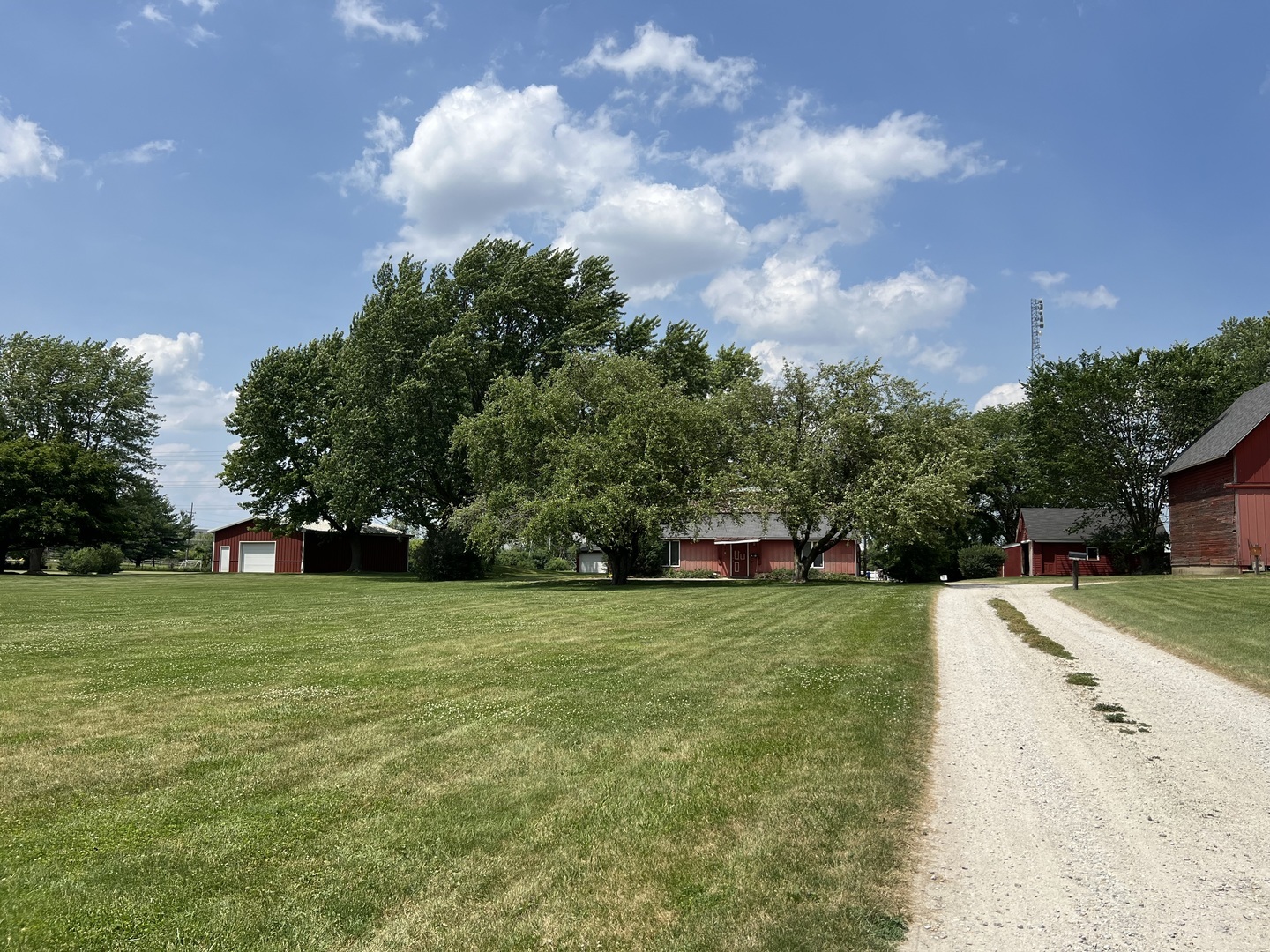 Property Photo:  31W701 Molitor Road  IL 60502 