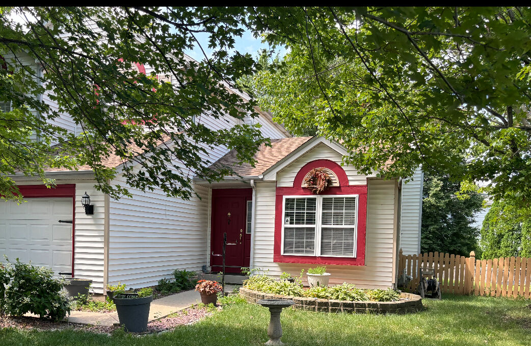 Property Photo: 5557 Wesmere Lakes Court IL 60586