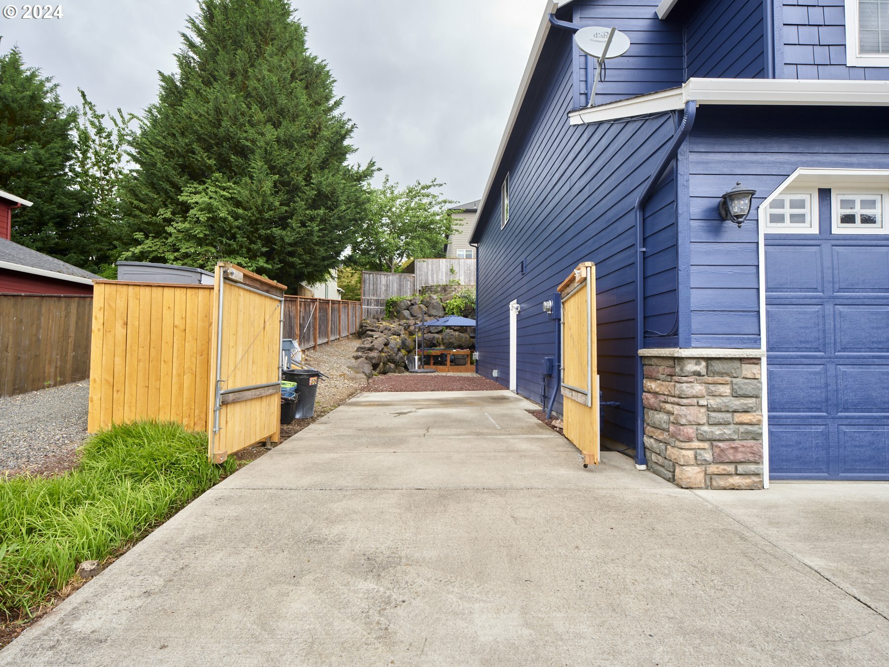 Property Photo:  3902 NE 93rd St  WA 98665 