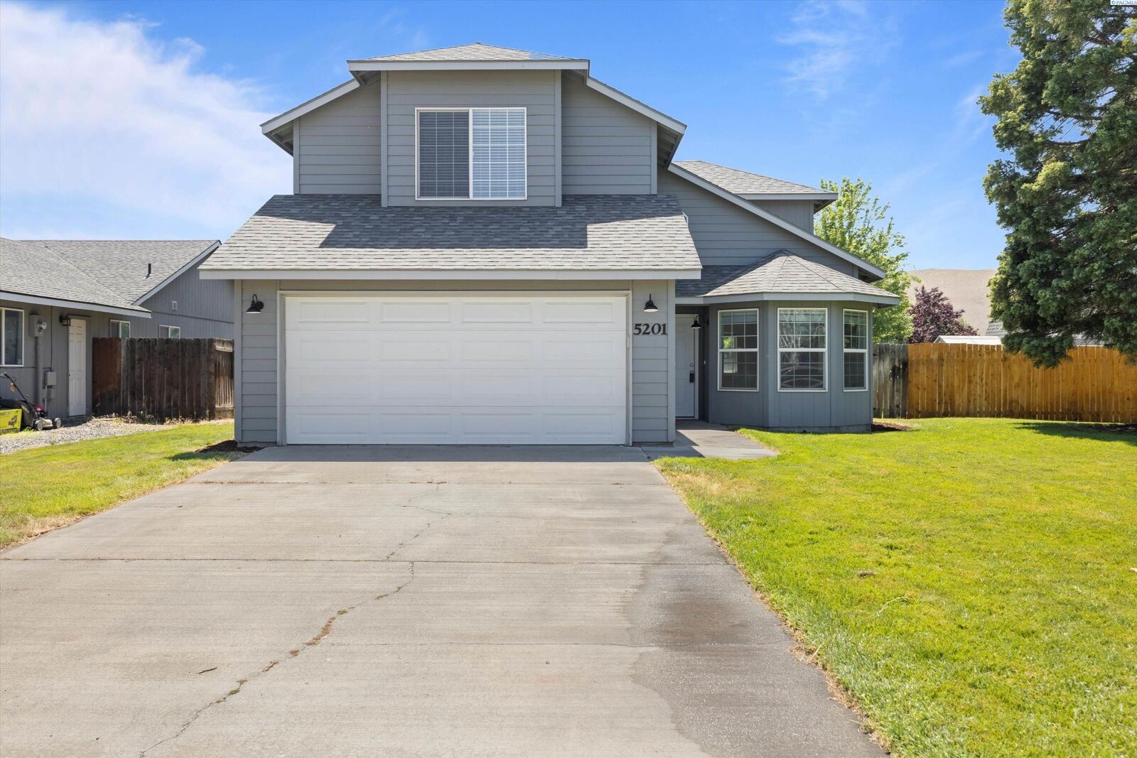 Property Photo:  5201 Crane Dr  WA 99353 