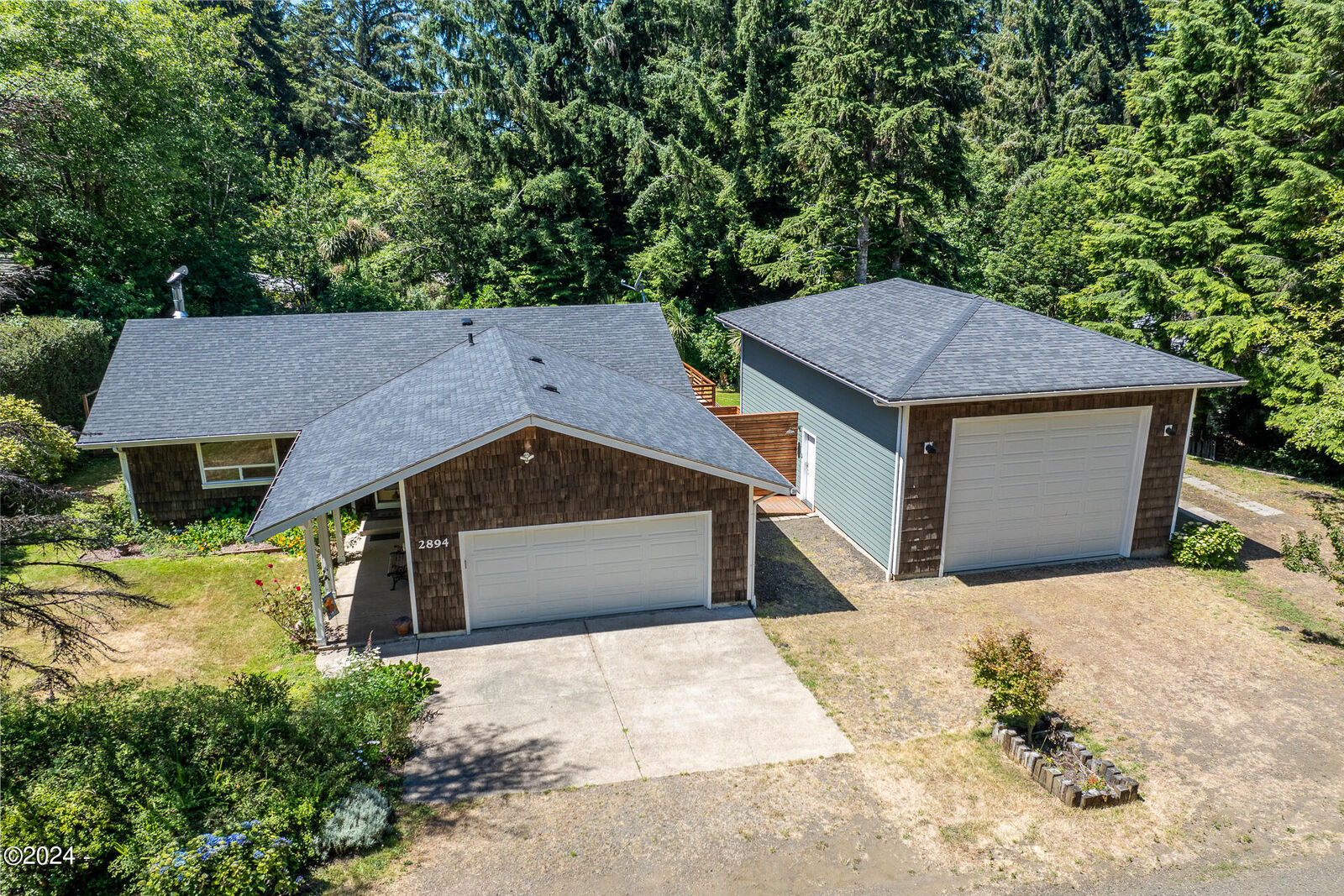 Property Photo: 2894 NE Vine Maple Loop OR 97498