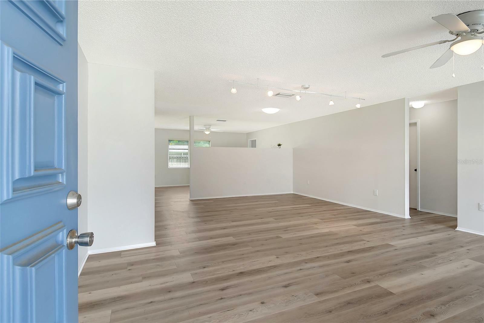 Property Photo:  3731 Collins Street 817  FL 34232 