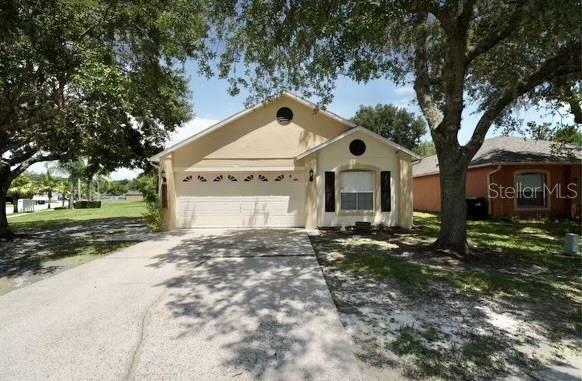 Property Photo:  10416 Rocking A Run  FL 32825 