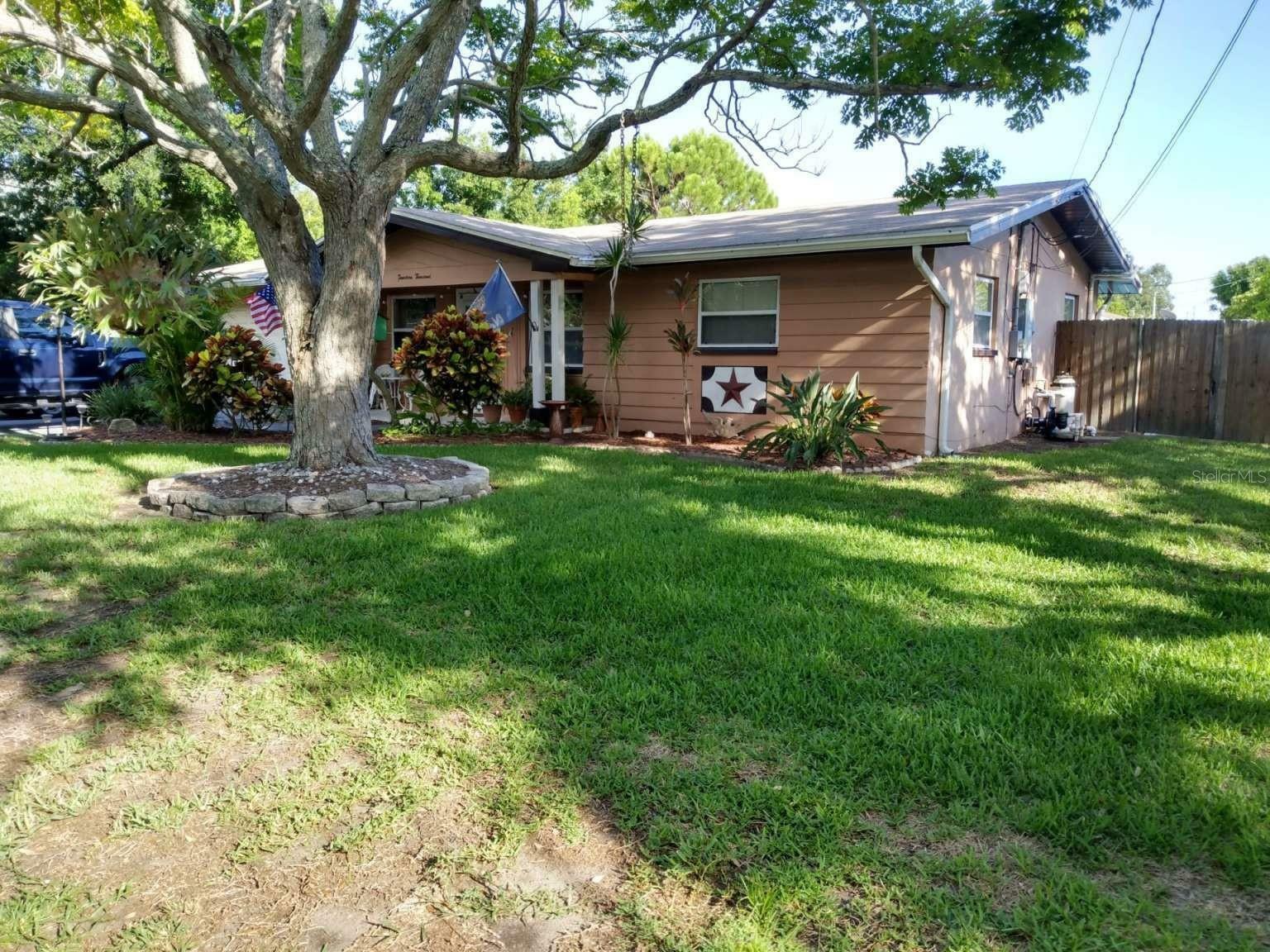 Property Photo:  14000 104th Avenue  FL 33774 