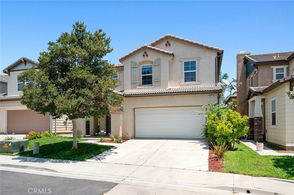 Property Photo:  971 Astonvilla Way  CA 92878 