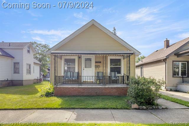 Property Photo:  2621 Pardee Avenue  MI 48124 