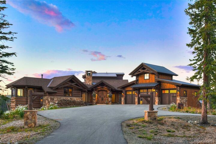 Property Photo:  300 Little Sallie Barber Trail  CO 80424 