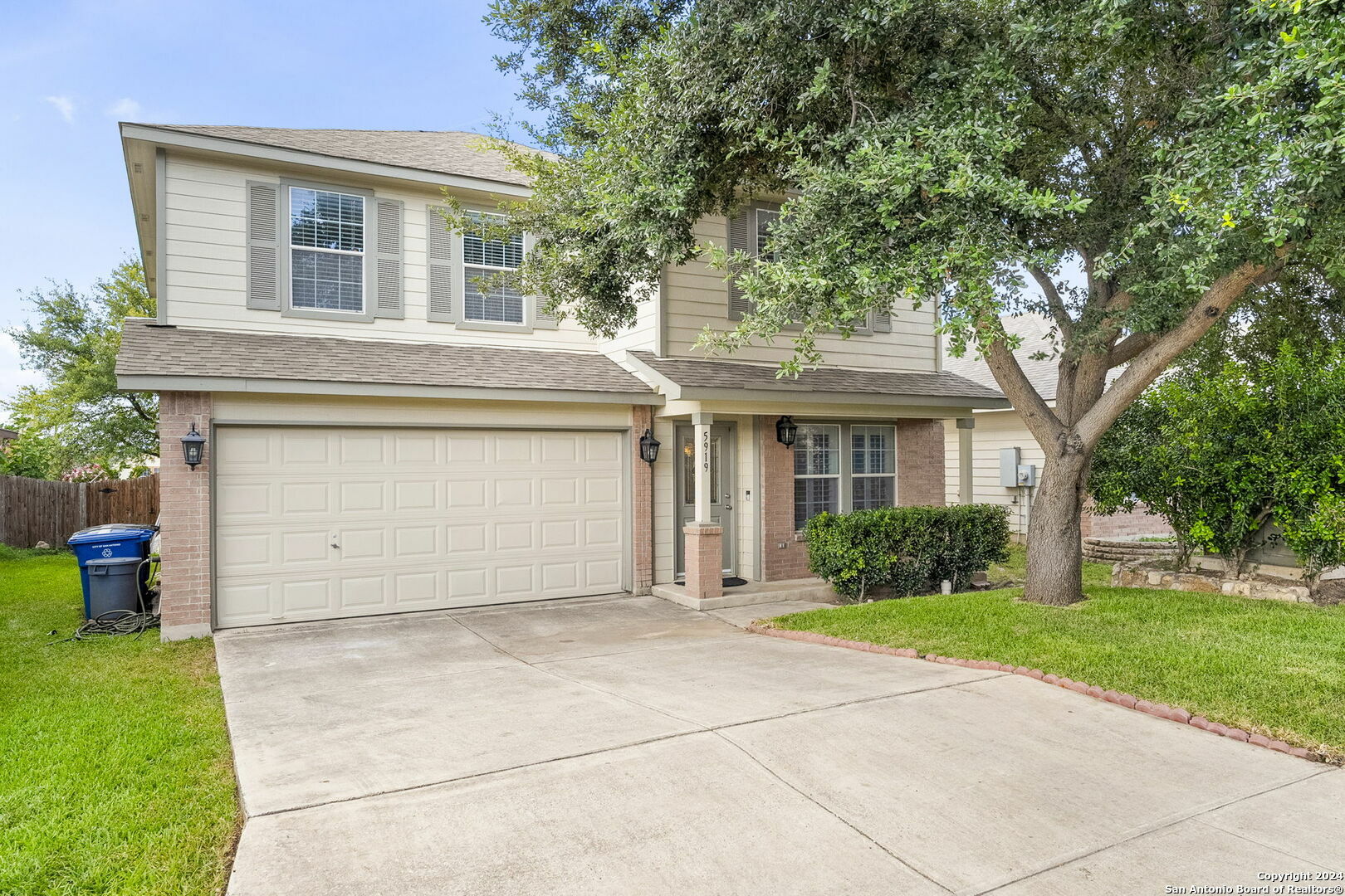 Property Photo: 5919 Barton Holw TX 78249