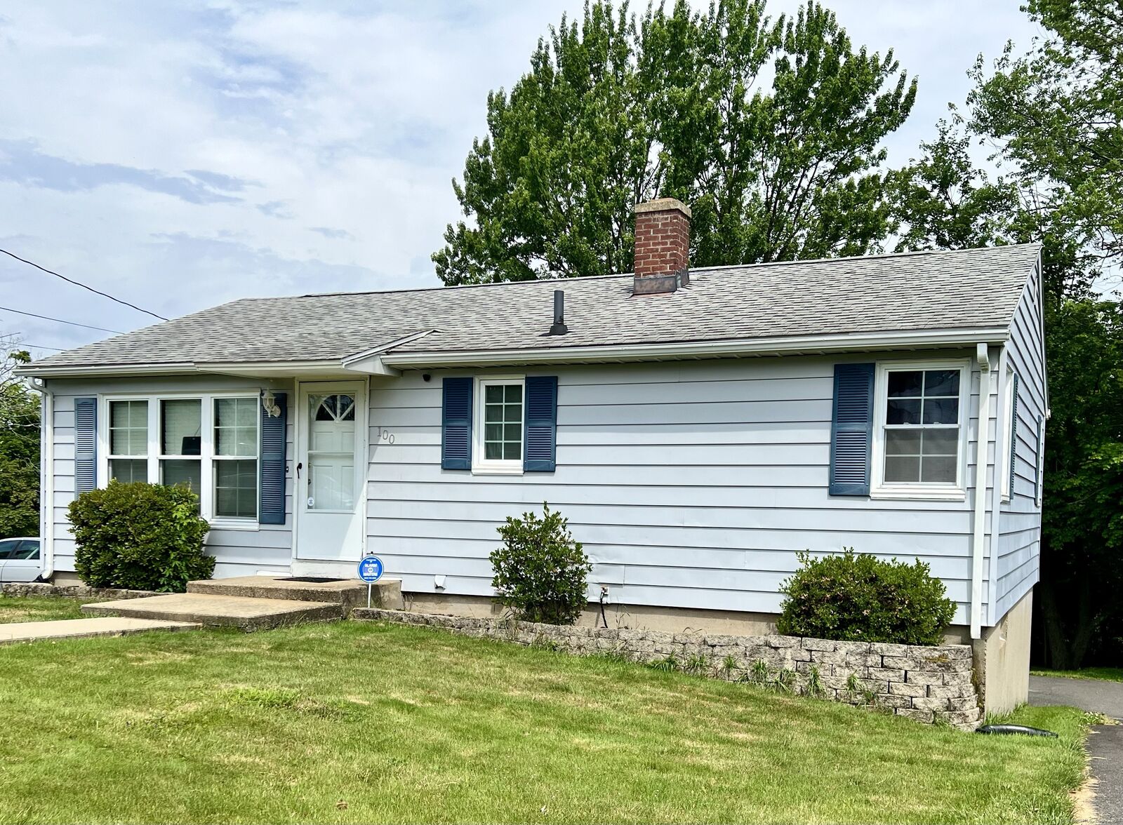 Property Photo:  100 Mount Carmel Avenue  CT 06708 