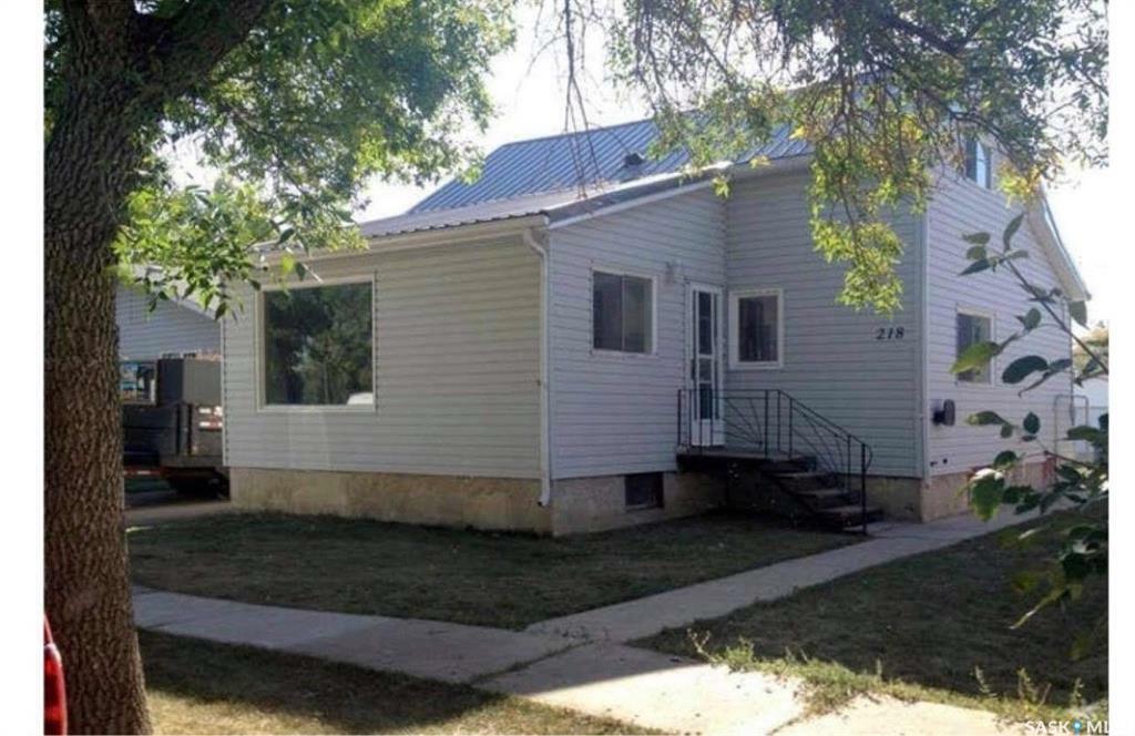 Property Photo:  218 2nd Avenue E  SK S0L 2V0 