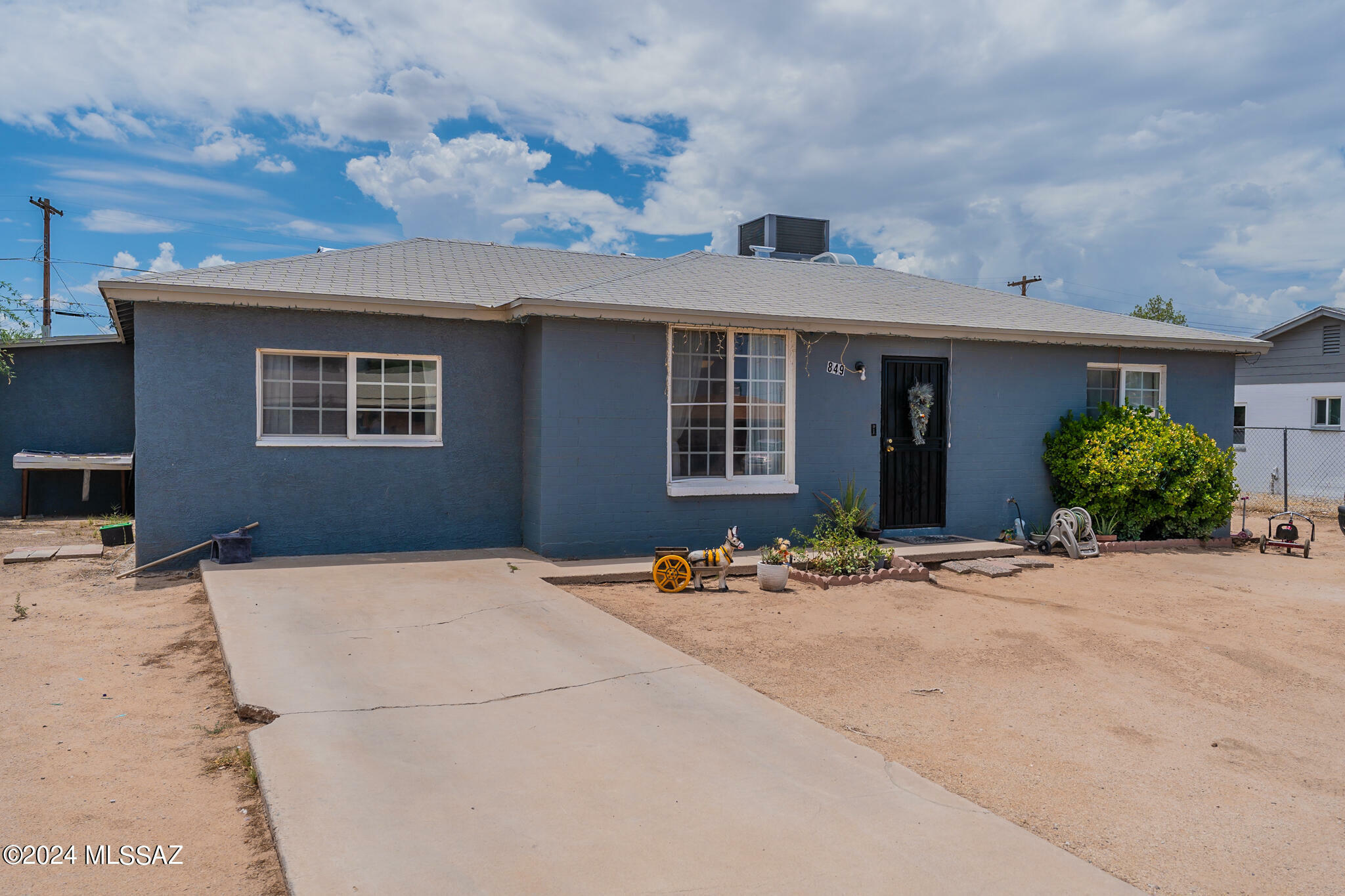 Property Photo:  849 W Mossman Street  AZ 85706 