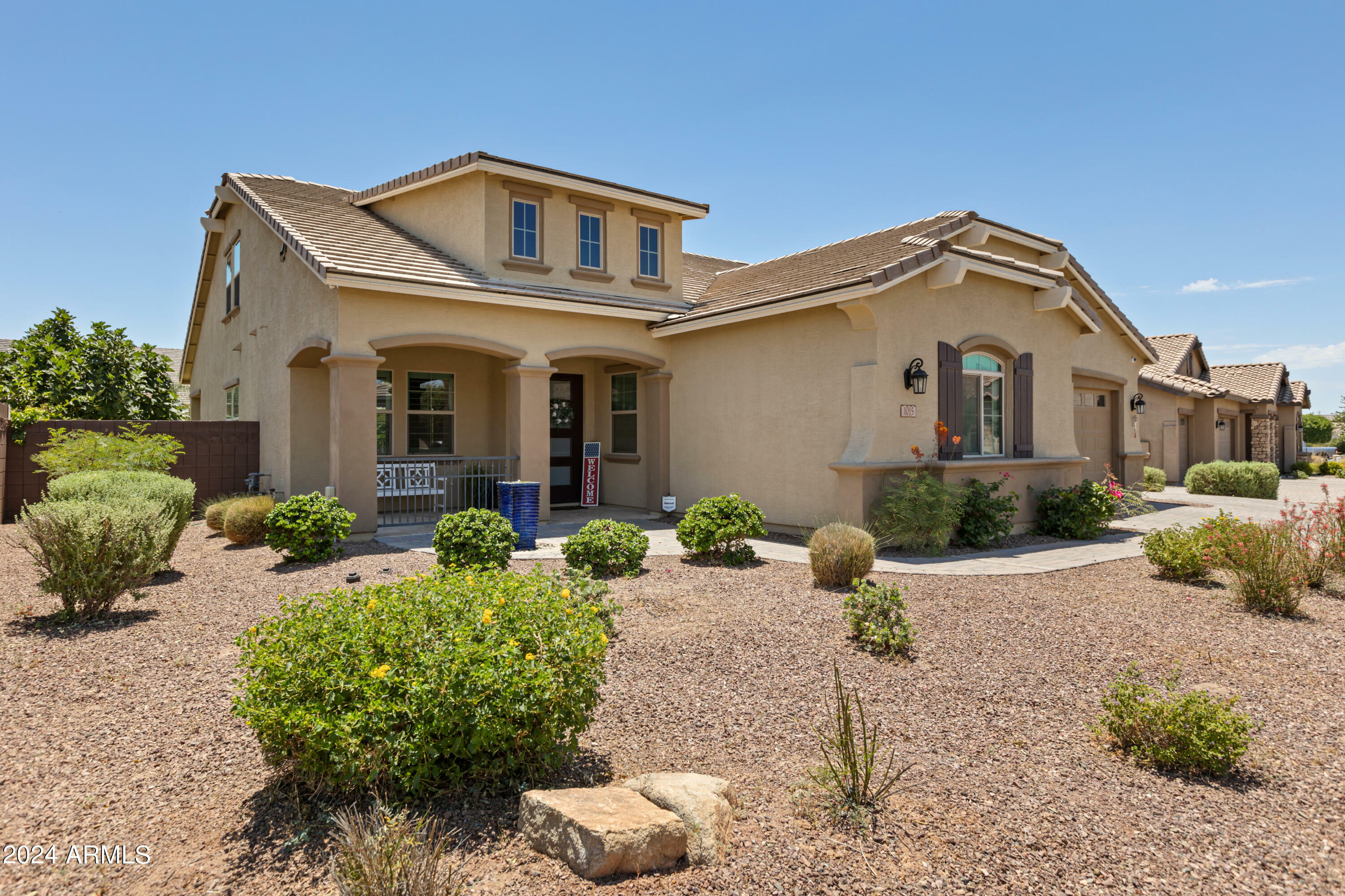 Property Photo:  1015 W Pagoda Avenue  AZ 85140 