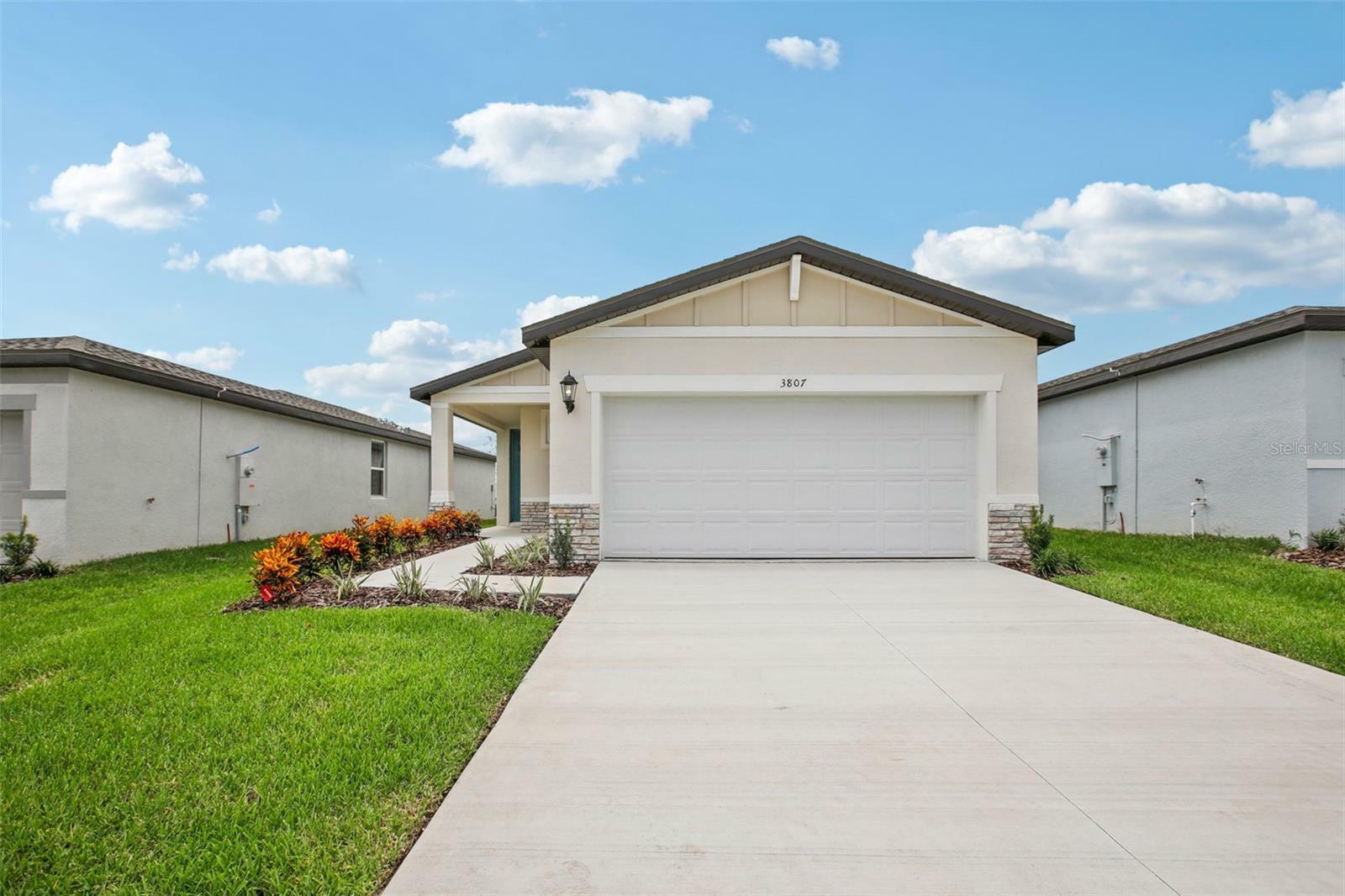 Property Photo:  3807 Radiant Mountain Drive  FL 33565 