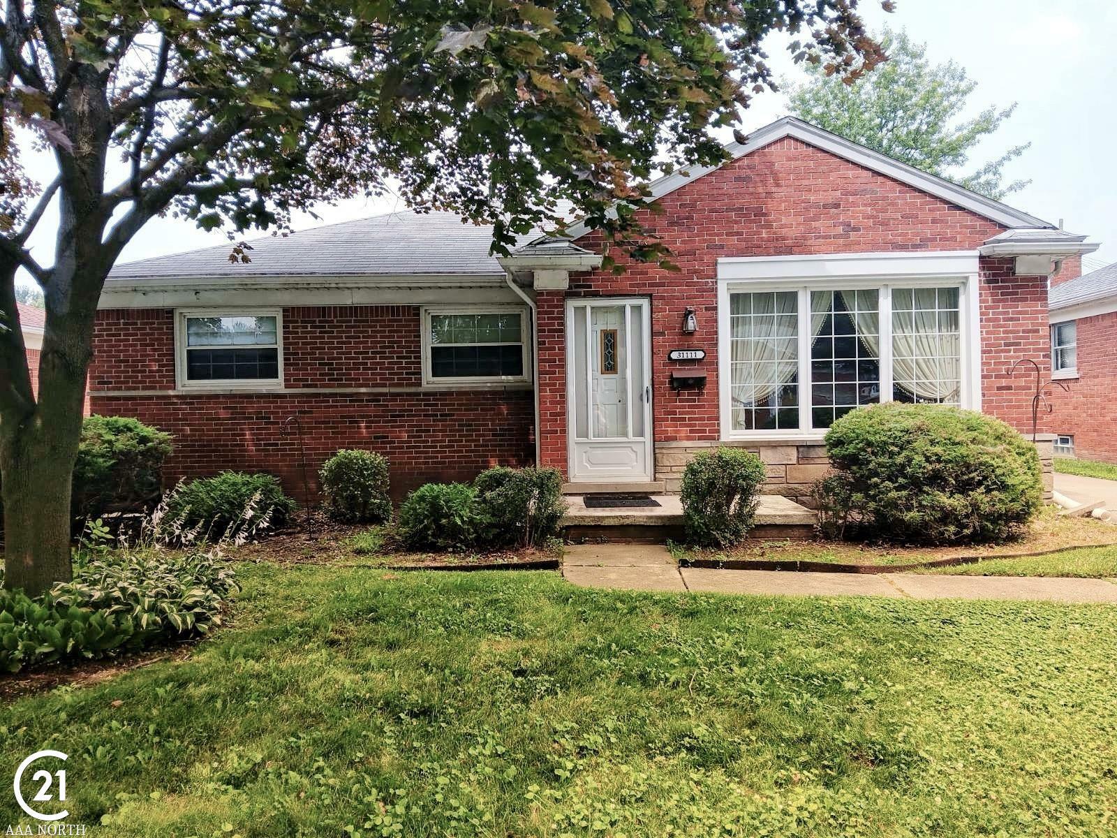 Property Photo: 31111 Angeline MI 48082