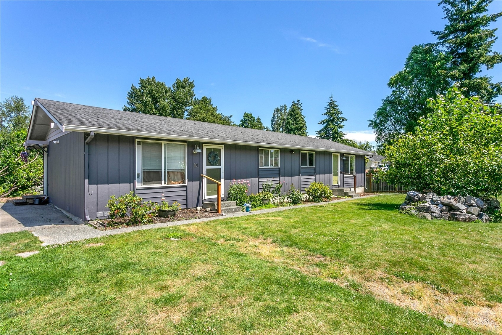 Property Photo:  2619 West Street  WA 98225 