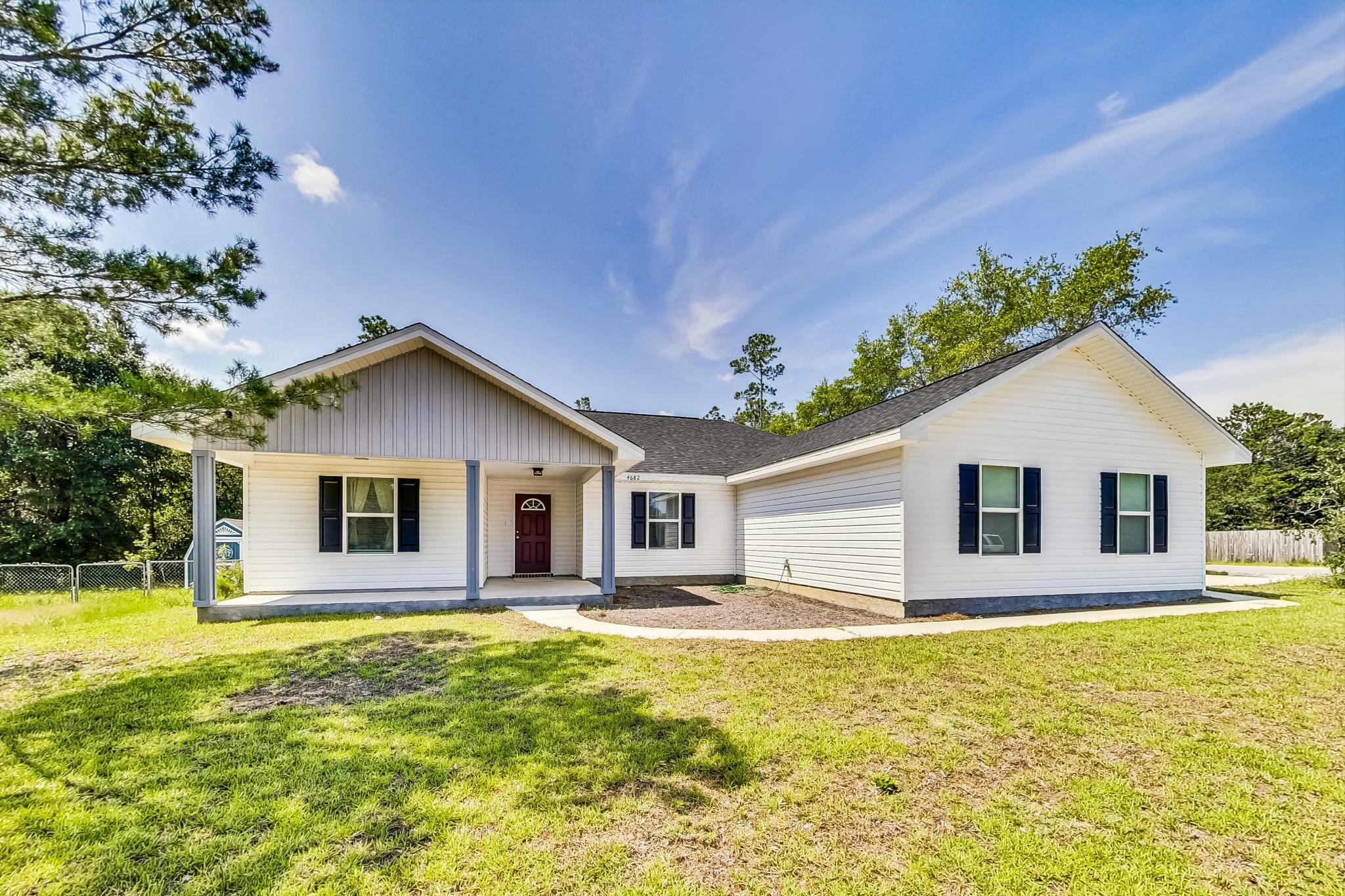 Property Photo:  4682 Bobolink Way  FL 32539 