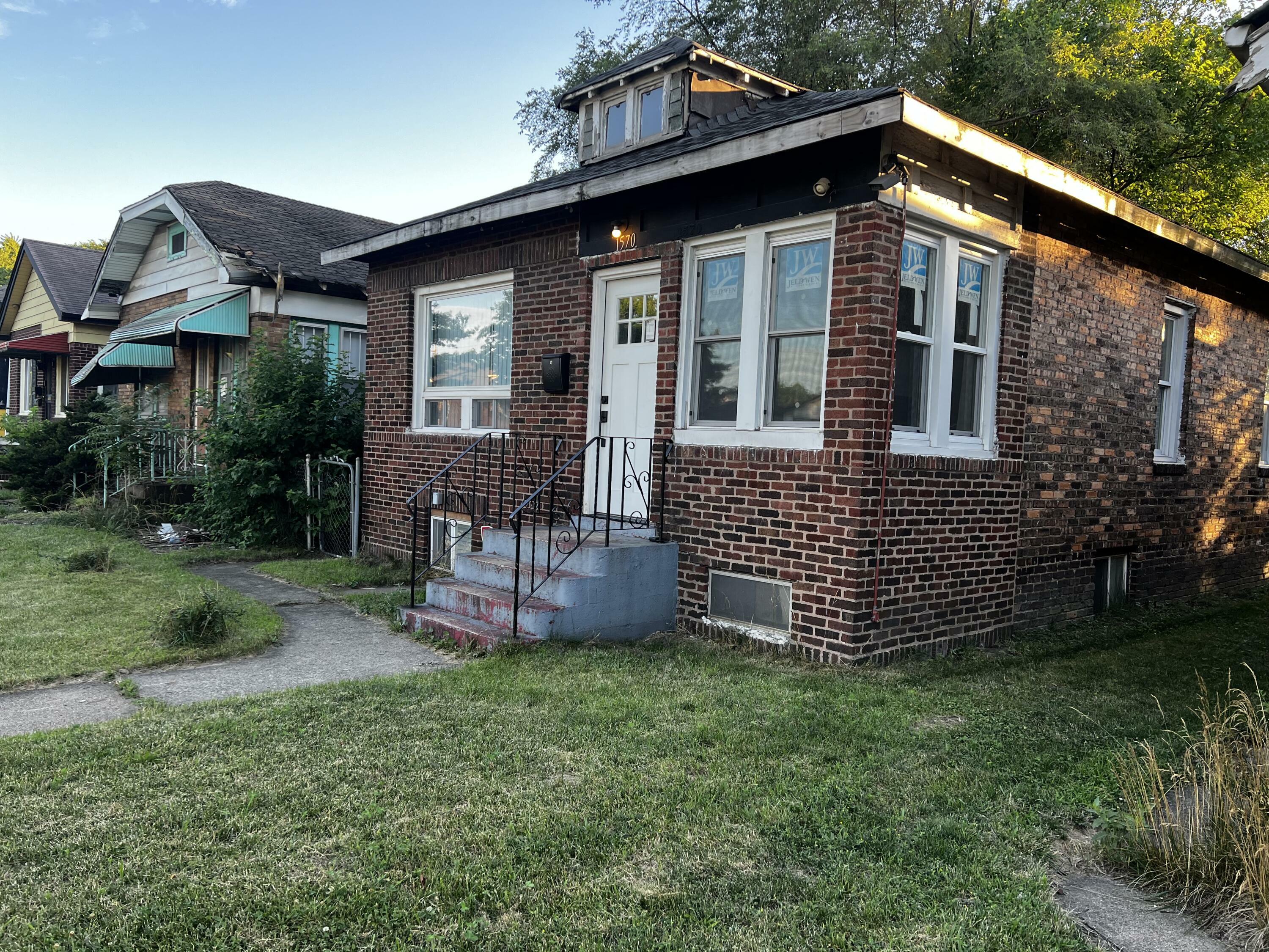 Property Photo:  1570 Hayes Street  IN 46404 