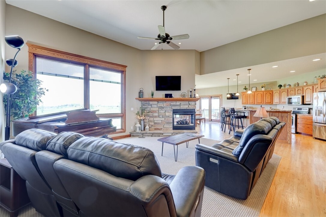 Property Photo: 8677 Hoover Trail IA 50125