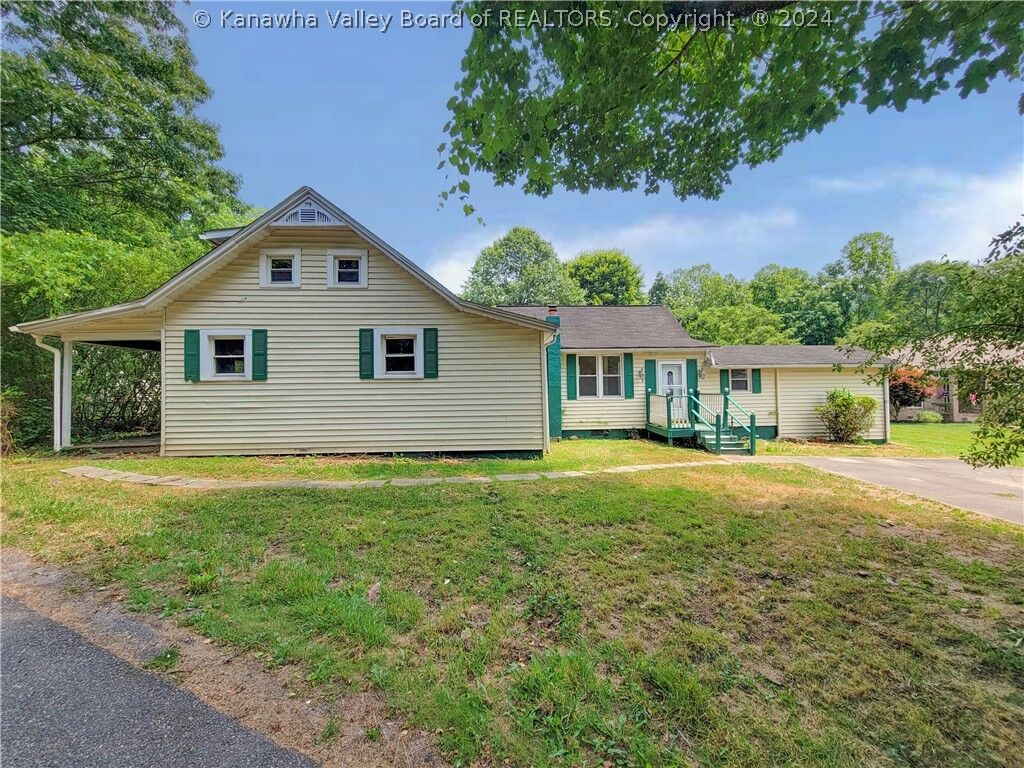 Property Photo: 5280 Walnut Valley Drive WV 25313