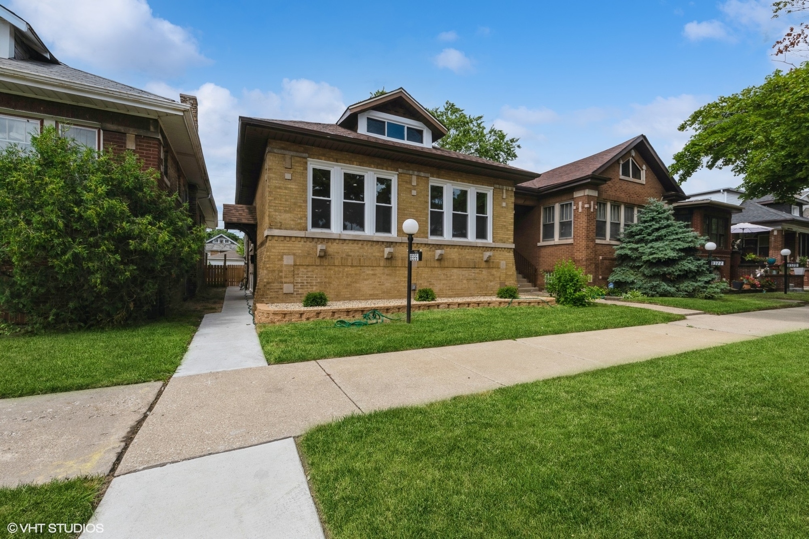 Property Photo: 8326 S Luella Avenue IL 60617
