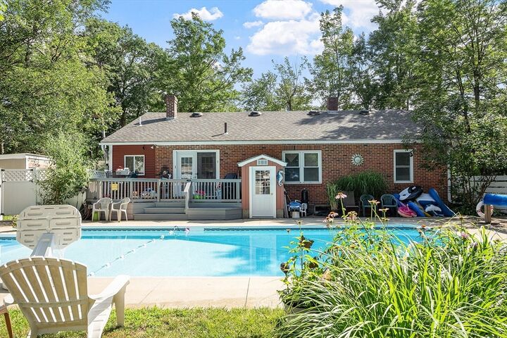 Property Photo:  55 Jeanette St  MA 01420 