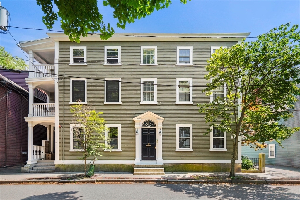 Property Photo:  10 Andrew Street 1B  MA 01970 