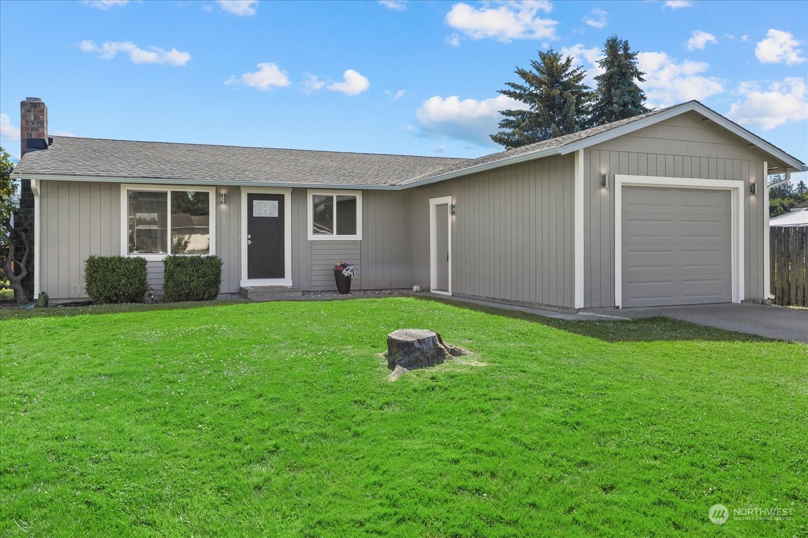 Property Photo:  6207 57th Drive NE  WA 98270 