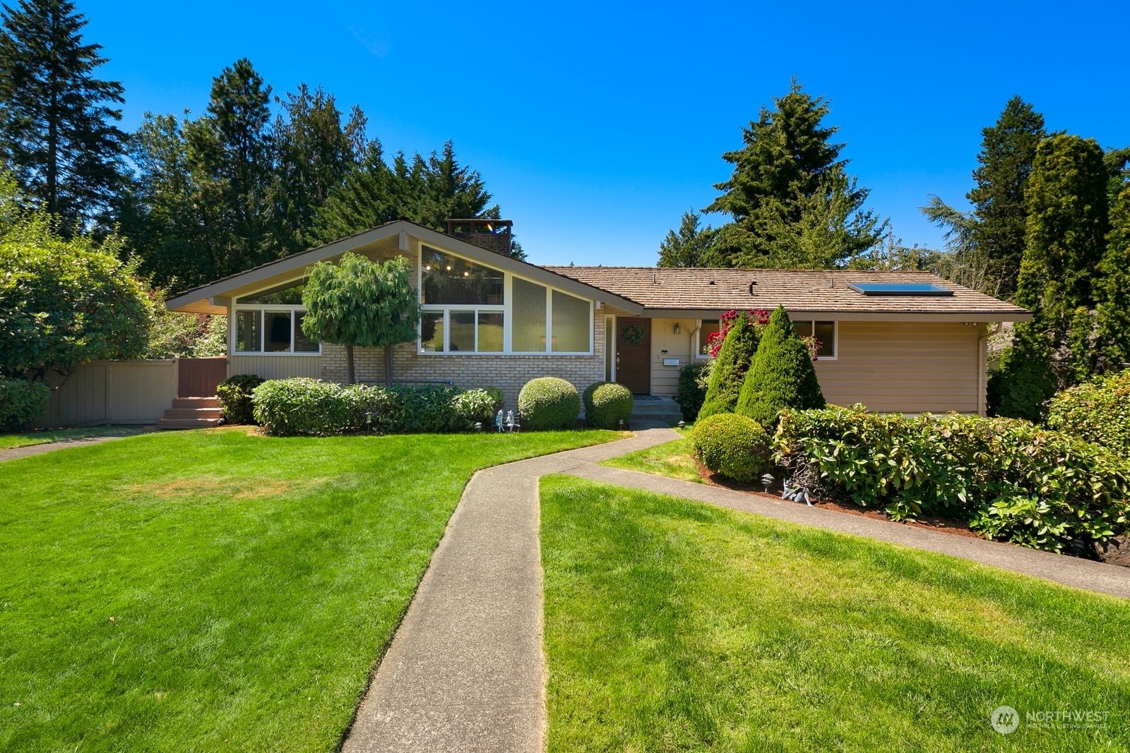 Property Photo:  9716 Mercerwood Drive  WA 98040 