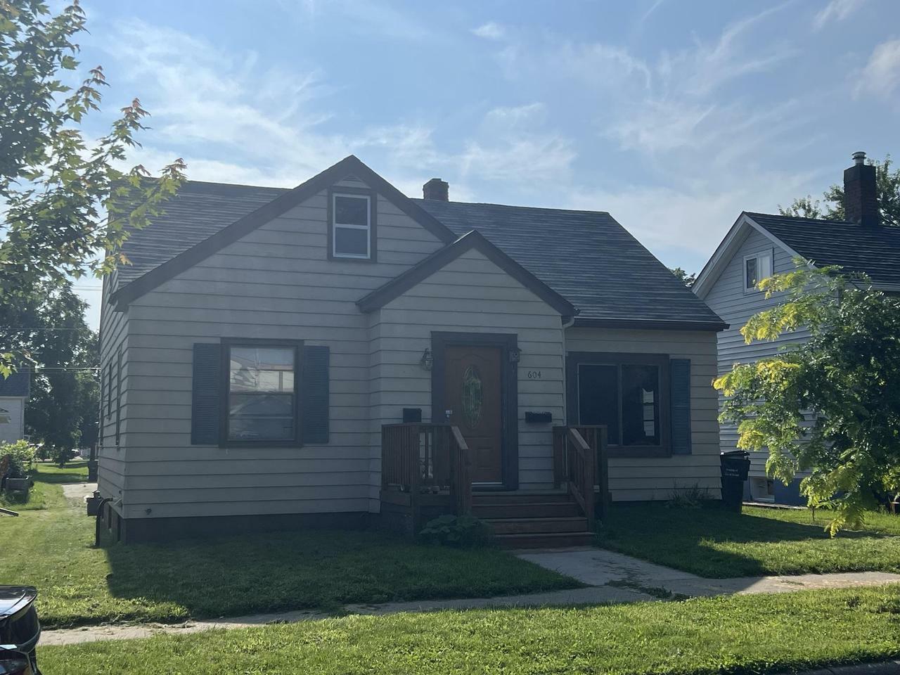 Property Photo:  604 / 606 McLean Avenue  WI 54660 