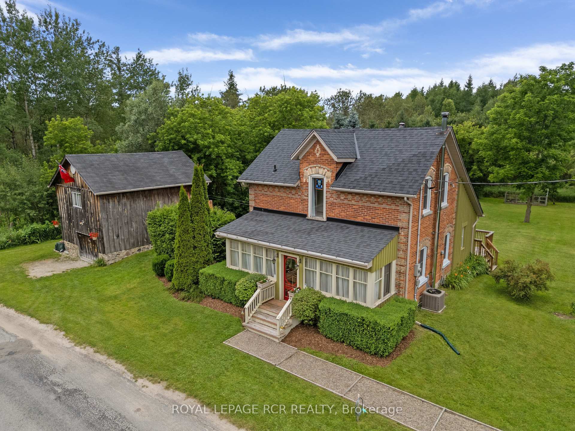 Property Photo: 22021 E Gara-Erin Tline N/A ON L9W 7G4