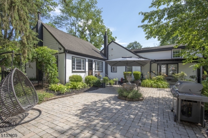 Property Photo:  25 Cowperthwaite Rd  NJ 07921 