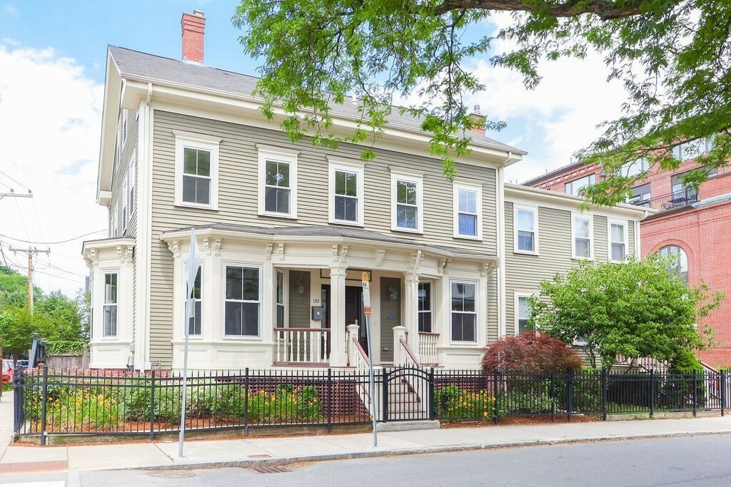 Property Photo: 189 Pearl St 1 MA 02139