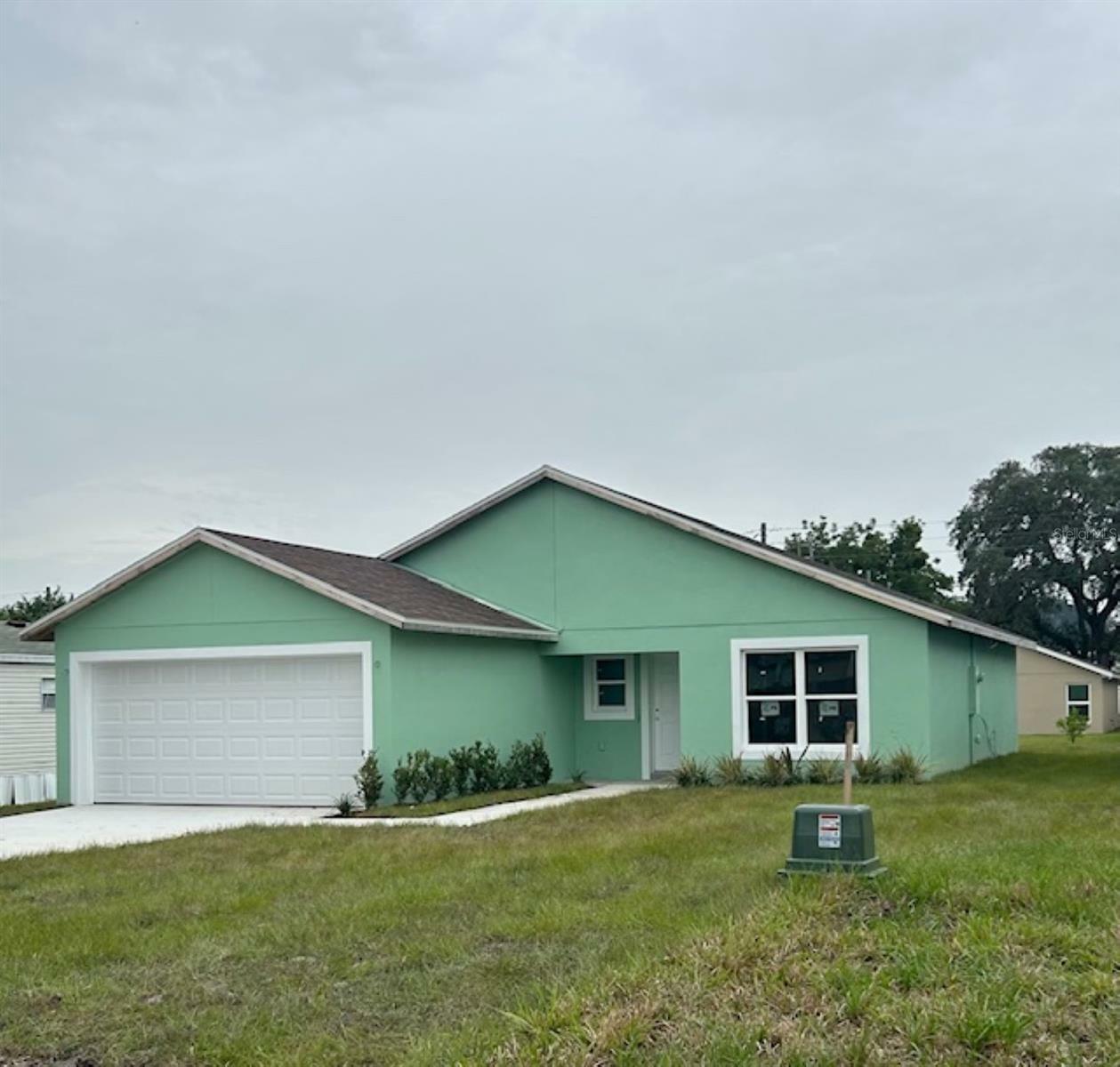 Property Photo:  834 Vine Street  FL 34753 