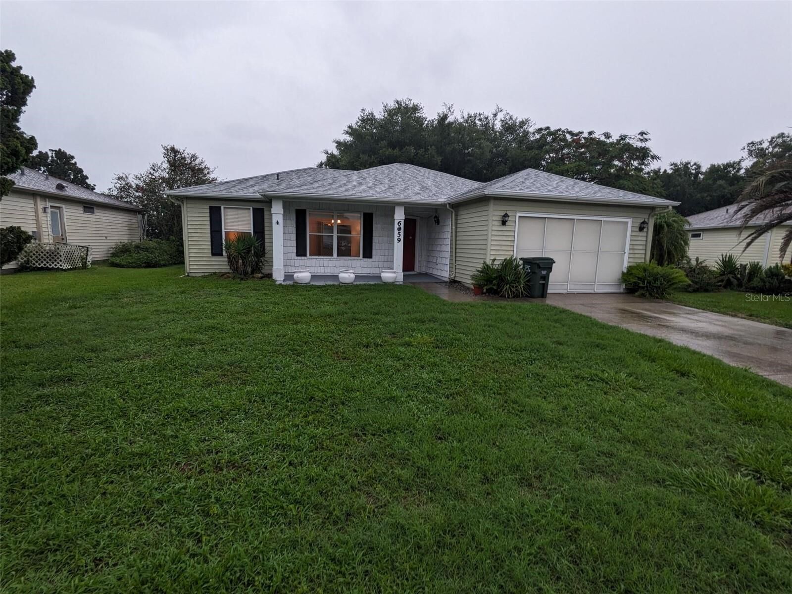 Property Photo:  6059 Magpie Drive  FL 33809 
