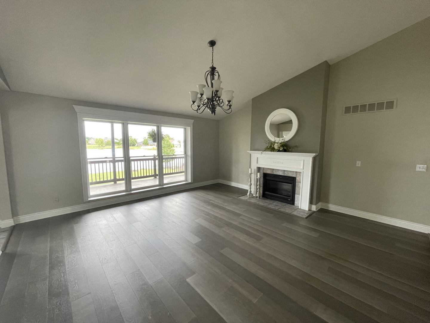 Property Photo:  408 Beringer Circle  IL 61802 